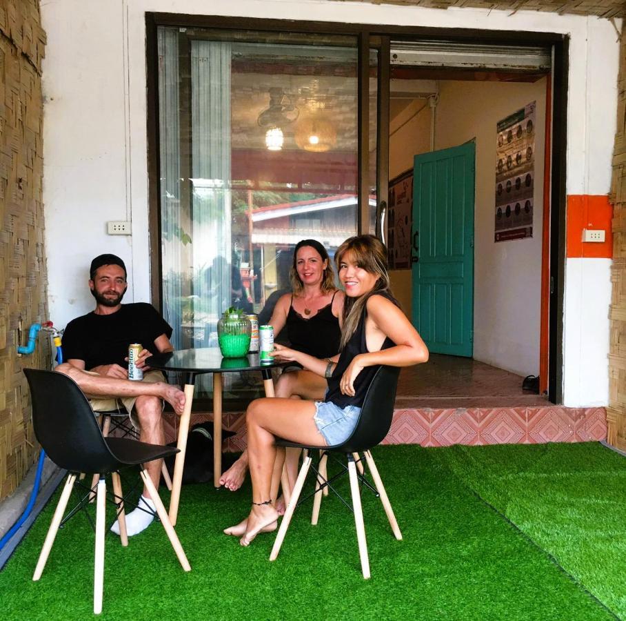 תאקהק Bamboo Hostel מראה חיצוני תמונה